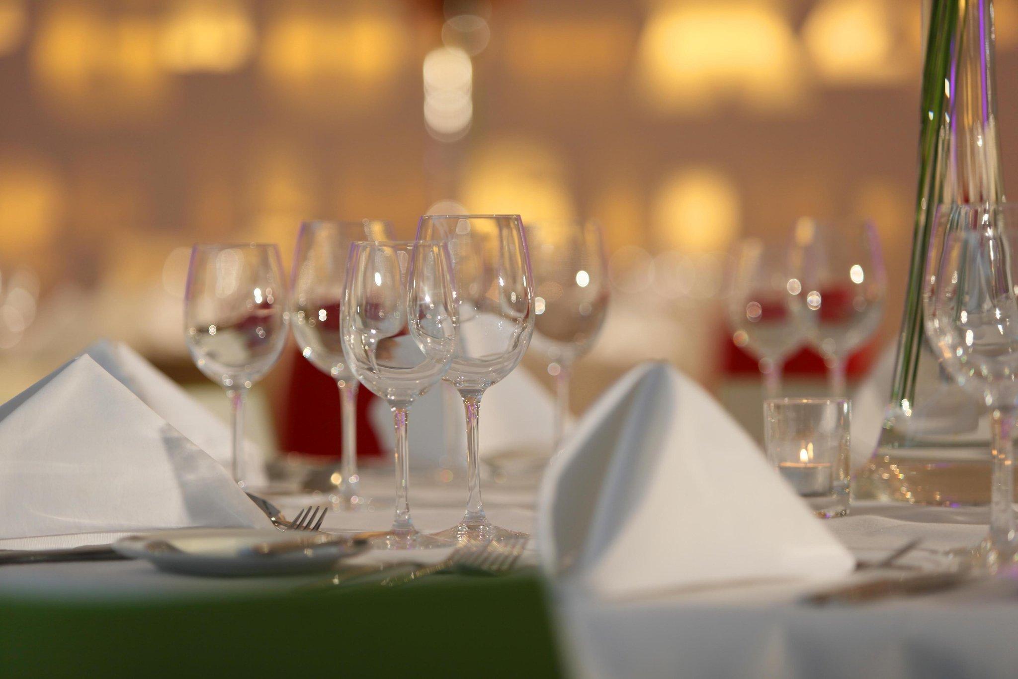 The Morrison Dublin, Curio Collection By Hilton Hotel Ресторант снимка Wine glasses