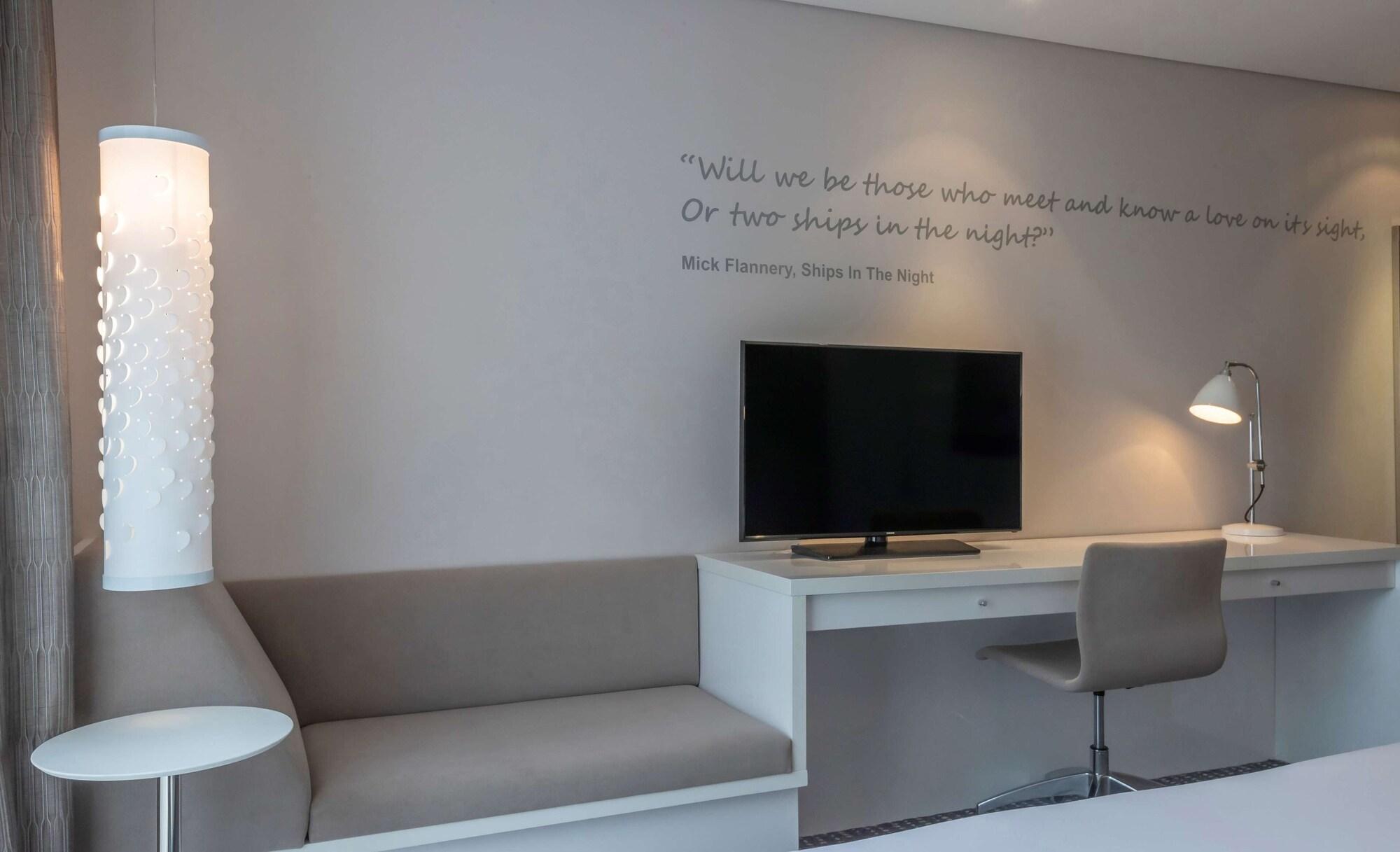 The Morrison Dublin, Curio Collection By Hilton Hotel Екстериор снимка A room at the hotel
