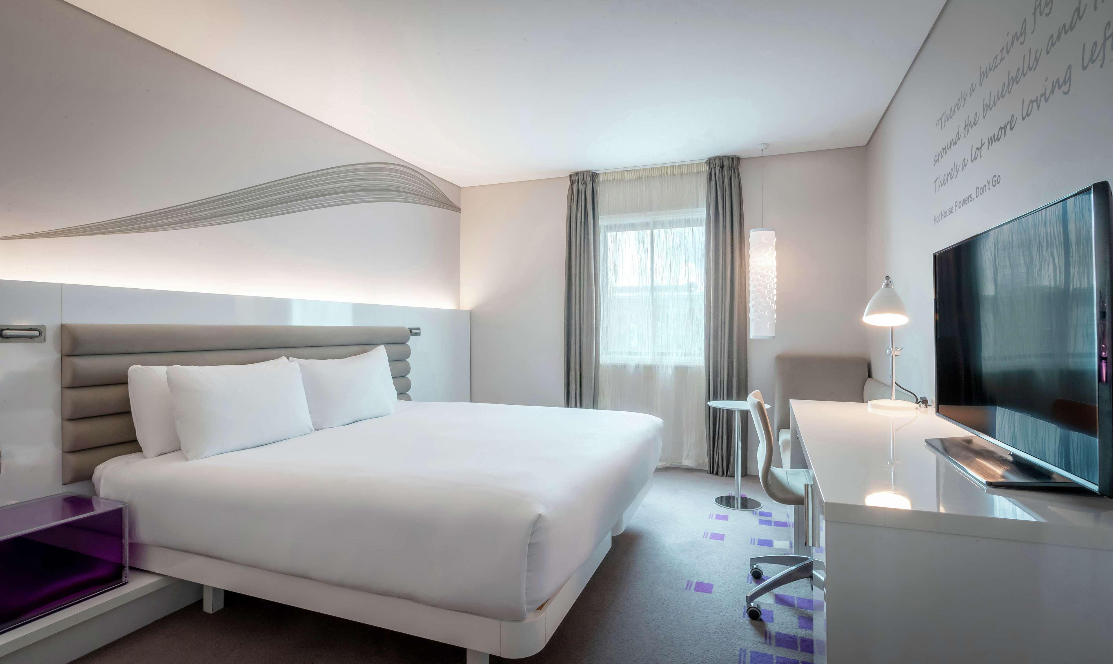 The Morrison Dublin, Curio Collection By Hilton Hotel Екстериор снимка A room at the hotel