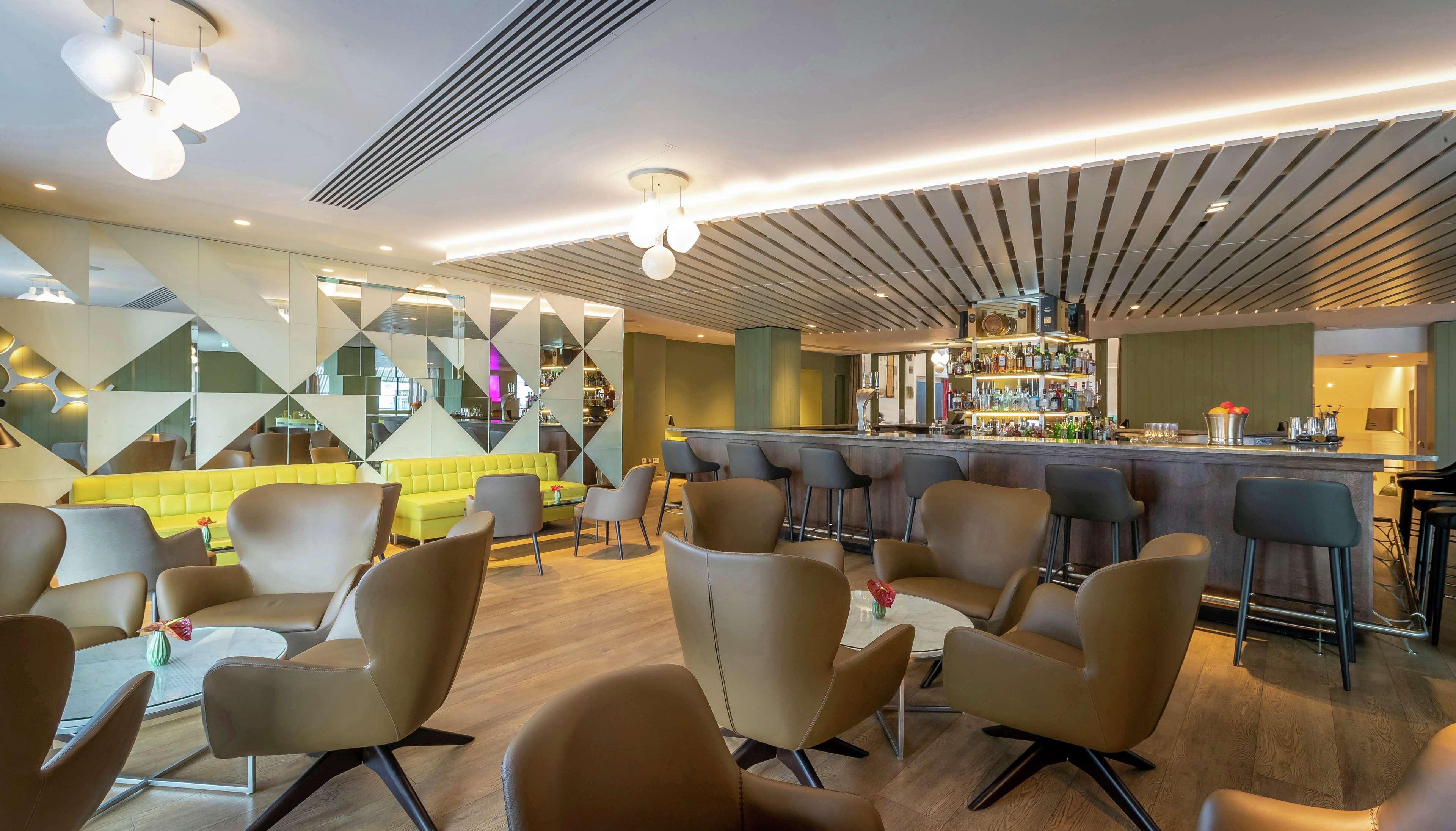 The Morrison Dublin, Curio Collection By Hilton Hotel Екстериор снимка The lounge at London Heathrow Airport
