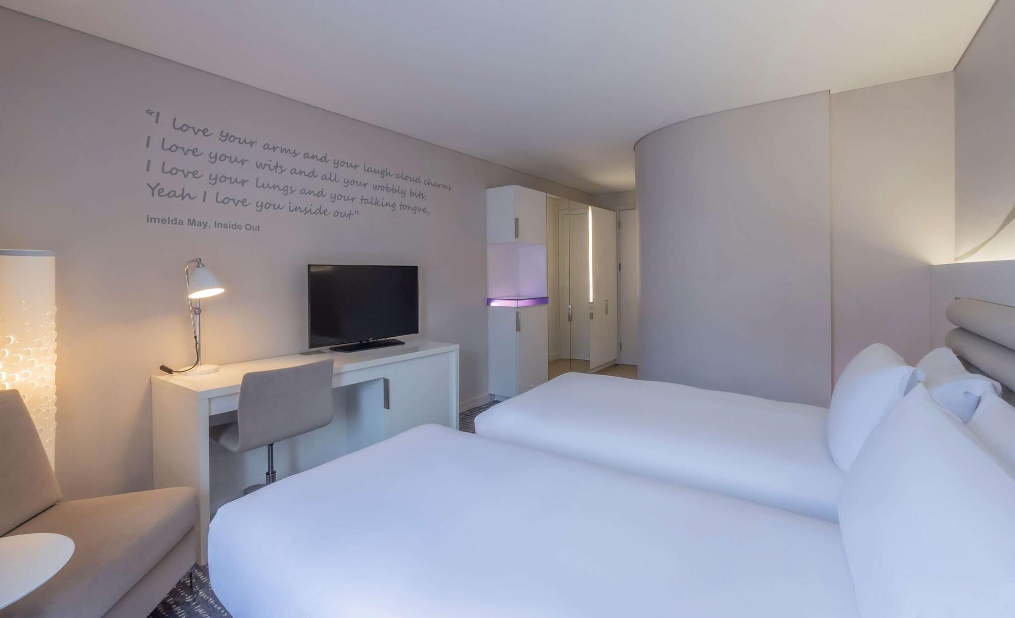 The Morrison Dublin, Curio Collection By Hilton Hotel Екстериор снимка A typical room at the hotel