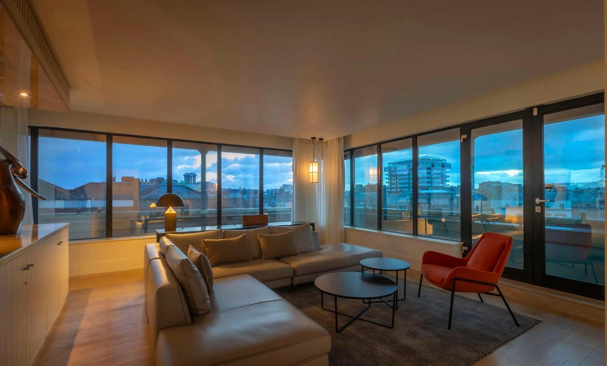 The Morrison Dublin, Curio Collection By Hilton Hotel Екстериор снимка The Living Room at The Standard London