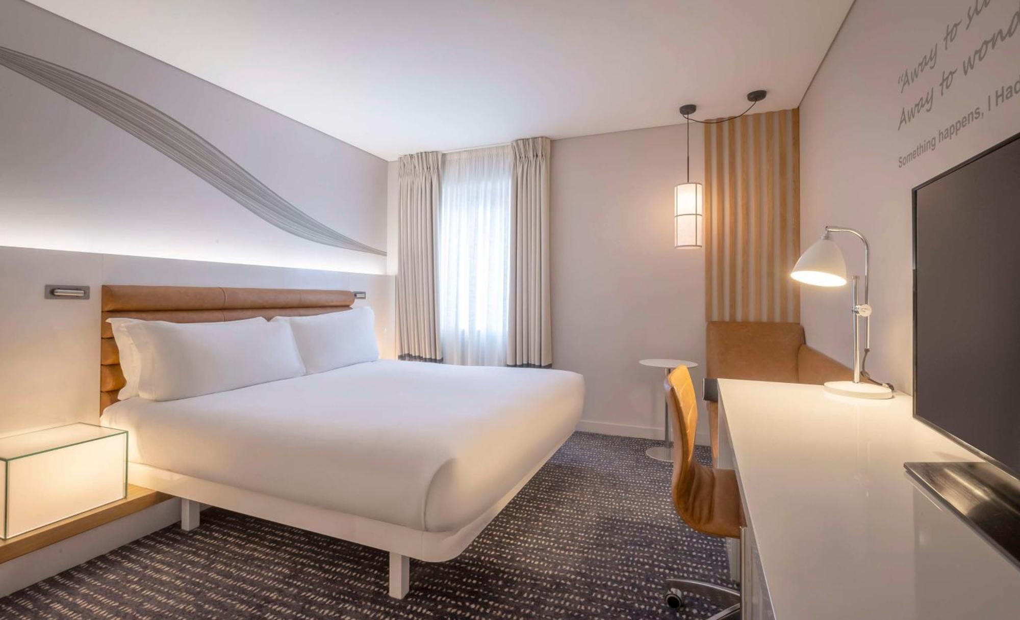 The Morrison Dublin, Curio Collection By Hilton Hotel Екстериор снимка A room at the hotel