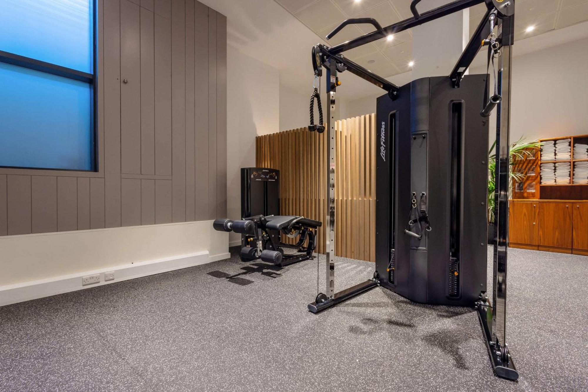 The Morrison Dublin, Curio Collection By Hilton Hotel Екстериор снимка A functional trainer